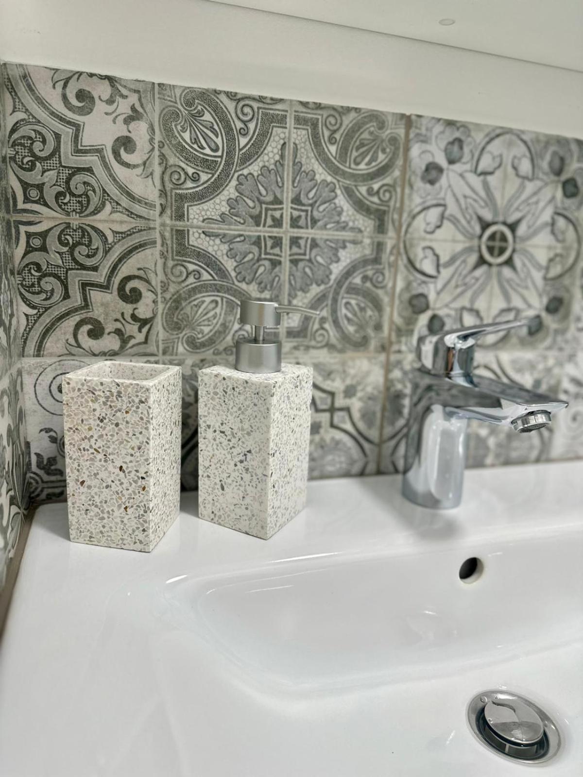 Apartments Lozina ドルヴェニク エクステリア 写真