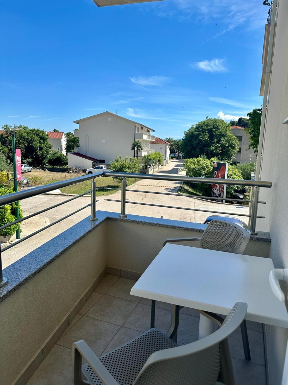 Apartments Lozina ドルヴェニク エクステリア 写真