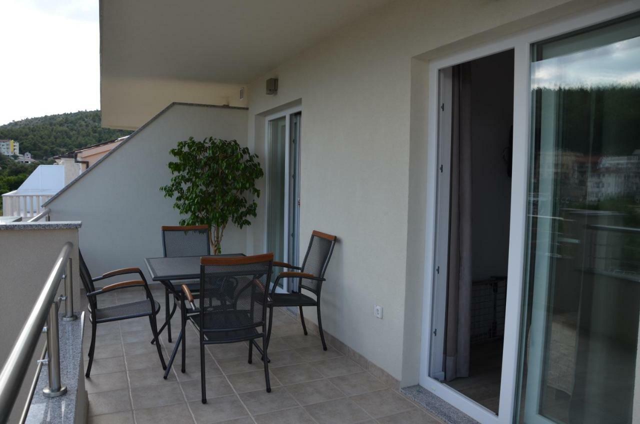 Apartments Lozina ドルヴェニク エクステリア 写真